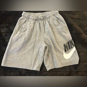 Nike Boys XL Gray Fleece Shorts Athletic Logo Youth